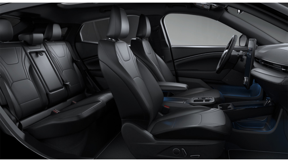 Ford Mustang Mach-E Đen Huyền Bí Ford Mustang Mach-E Đen Huyền Bí